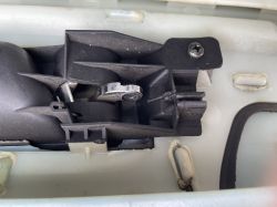 Passat B5 - klamka wewnętrzna nie otwiera drzwi, spada element A z mechanizmu