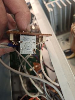 Sansui AU-X711 - trzeszczący potencjometr 4-sekcyjny, czym zastąpić ?