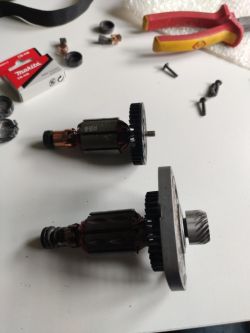 Makita szlifierka kątowa - Instrukcja demontażu metalowych elementów silnika