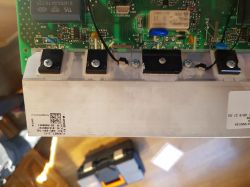 Czy reklamować nową płytę indukcyjną Beko HII64800 FHT z błędem E1?