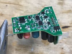 Yeelight GU10 Smart Bulb W1 350lm YLDP004-A - wnętrze, moduł WiFi