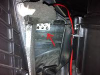 Lokalizacja rezystora nawiewu w Opel Astra H 1.9 - demontaż podszybia?