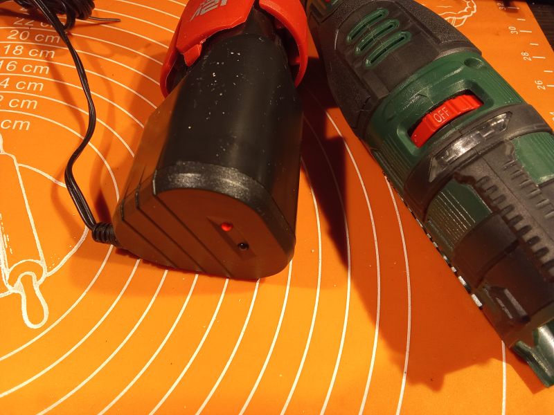 Akumulatorowa szlifierka Parkside PFBS12A1 12V z Lidla - test i recenzja