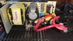 Jak sprawdzić ile ten wzmacniacz może mieć watów?