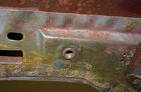 Toyota Yaris II - jak zamontować gniazdo pasa w tapicerce dachu?