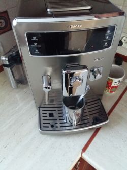 Saeco Xelsis HD8944/09 - woda w pojemniku na fusy Saeco Xelsis HD8944/09 - woda w pojemniku na fusy