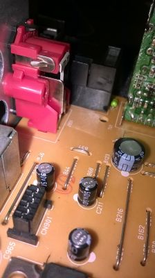JVC KS-FX470R - trzeszczący lewy kanał sygnału ze zmieniarki CD