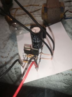 Sterowanie ładowaniem i rozładowaniem akumulatora przez MOSFET – jak podłączyć?