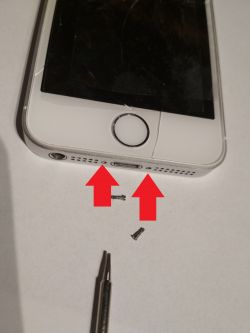 Jak wymienić wyświetlacz w iPhone SE? Jak wymienić wyświetlacz w iPhone SE?