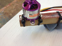 Jak małym kosztem zbudować swój własny Tri-Copter