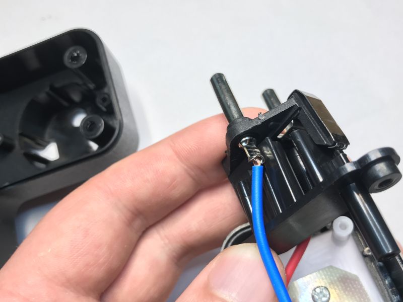 Could a socket splitter from China be dangerous? Missing PE wiring