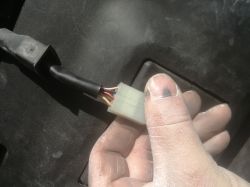 Seat Leon 1.8 20V APG r. 2004 - Niepodłączona kostka 8 pinowa koło filtru powie