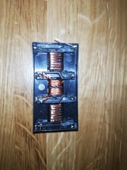 Jak podłączyć transformator WN z monitora LCD z tranzystorem NPN?
