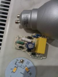 Flashing GU10 leds - what is the reason?