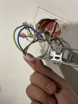 Which WiFi controller should I choose for 3-wire external blinds?