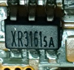 Układ scalony XR3161 na płytce drukowanej, z widocznymi elementami elektronicznymi.