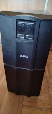 [Sprzedam] Zasilacz awaryjny UPS APC 2200VA Smart-UPS z akumulatorami do wymiany, cena 550 zł