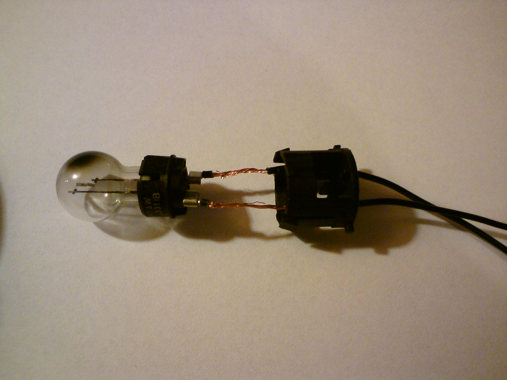 światła hella 2PT 008 935-801 12 V / 16W