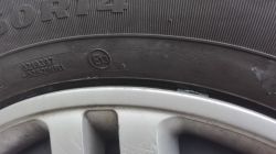 Toyota Yaris - Mikropęknięcia na oponach po zmianie rozmiaru [FOTO]