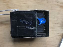 Wnętrze gniazd RJ45 ze zintegrowanym transformatorem sygnałowym Wnętrze gniazd RJ45 ze zintegrowanym transformatorem sygnałowym