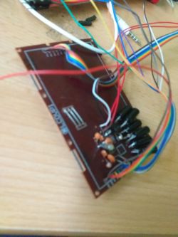 Jak podłączyć wyświetlacz LCD z zabawki do Arduino UNO?