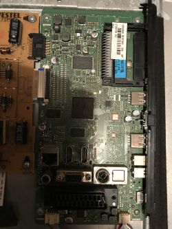 Hitachi 32HYT46U - Włącza się i wyłącza, potrzebny plik bin do U10