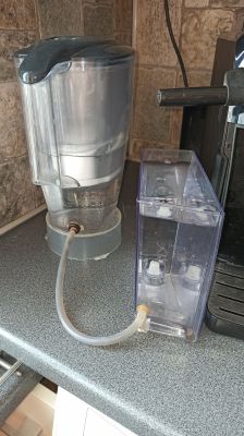 Innowacyjne udogodnienie dla ekspresu do kawy Saeco Intelia: dodatkowy zbiornik na wodę