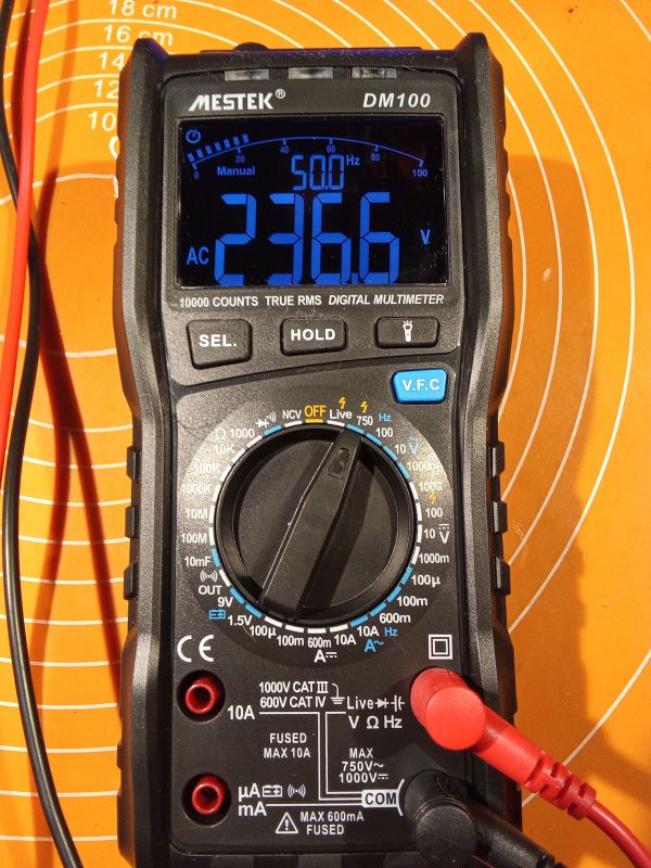 MESTEK DM 100 - miernik uniwersalny dla każdego? Krótki opis i kilka fotek.