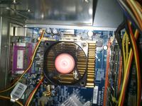 Jak wyciszyć wibracje radiatora na Gigabyte GA-7VT880-RZ z AMD Sempron 2500+?
