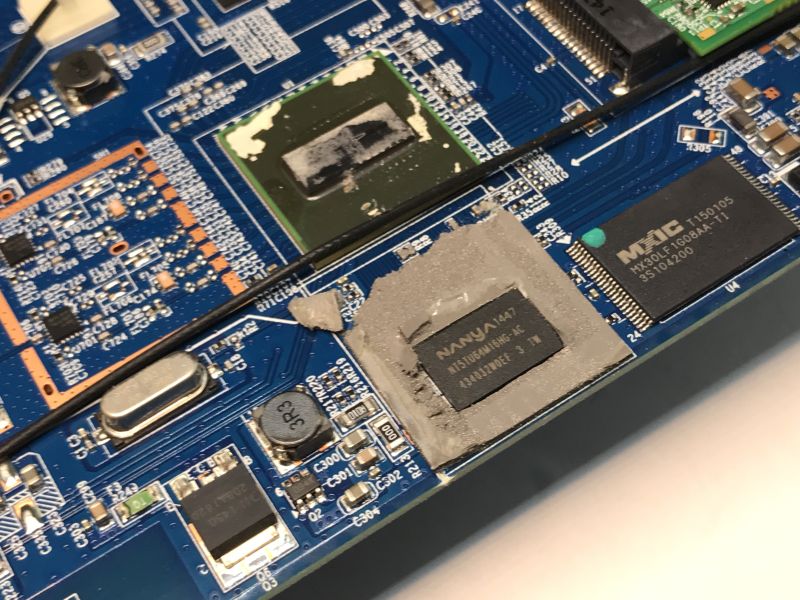 Wnętrze routera ADSL Wi-Fi Telekom Speedport W724V 2013