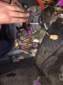 Montaż Keyless Entry System LB-405 w A4 B5 - gdzie są kostki?