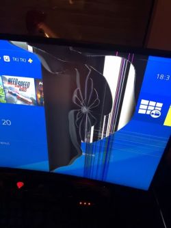 Koszt wymiany pękniętej matrycy w monitorze AOC C24G1 144Hz 1080p