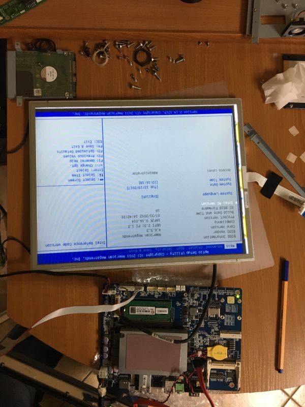 AC150XP01 - Biały ekran LCD MITSUBISHI AC150XP01. Jak dopasować inny ekran LCD?