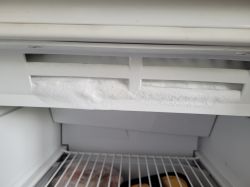 Lodówka Bosch KGN39A73/16 - zbierający się lód w zamrażalce i alarm