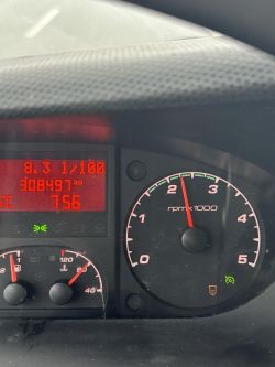 Co oznaczają te dwie kontrolki w Iveco Daily? [Link do zdjęcia]