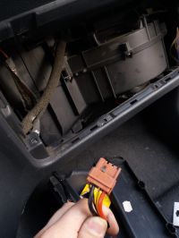 Airflow in 4th Gear: Locating Resistor for PEUGEOT PARTNER - Classic Problem & Solutions Airflow in 4th Gear: Locating Resistor for PEUGEOT PARTNER - Classic Problem & Solutions