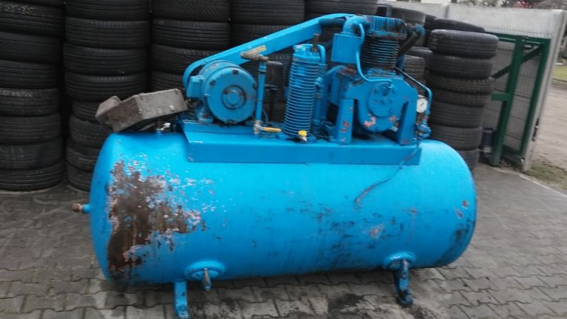 Kompresor 1000l - wydajność kompresora, jaki to model.