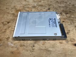 Uruchomienie silnika BLDC ze stacji dyskietek z Arduino (oryginalny driver z PCB