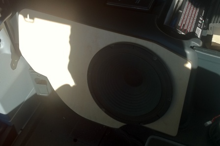 Zabudowa subwoofera w ciezarowce MAN