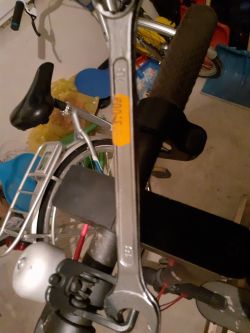 Hulajnoga Xiaomi m365 stara wersja - Trudności przy wymianie przedniego koła