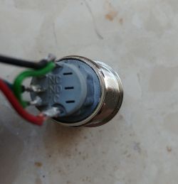Citroen C1 - Jak podłączyć bistabilny przełącznik do klimatyzacji?