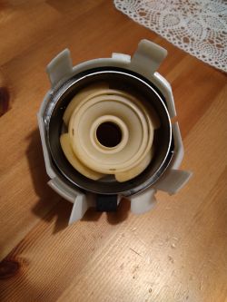 Zmywarka Bosch SMV50E10EU/17 - Problem z ponownym włożeniem grzałki do pompy