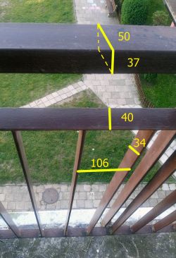 Jak zamontować uchwyt antenowy UBC-38/300/1100-Z do barierki o przekroju prostokątnym?