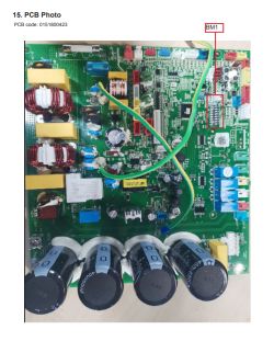 Zdjęcie płytki PCB z oznaczeniem BM1 i różnorodnymi komponentami elektronicznymi