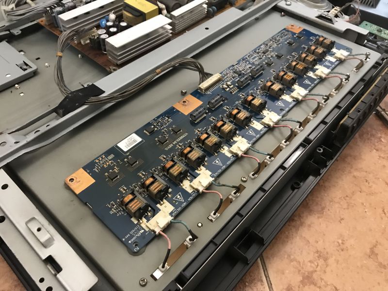 The inside of an old LG 32LC41 - what can be recovered from the inside? Atmega and transistors The inside of an old LG 32LC41 - what can be recovered from the inside? Atmega and transistors