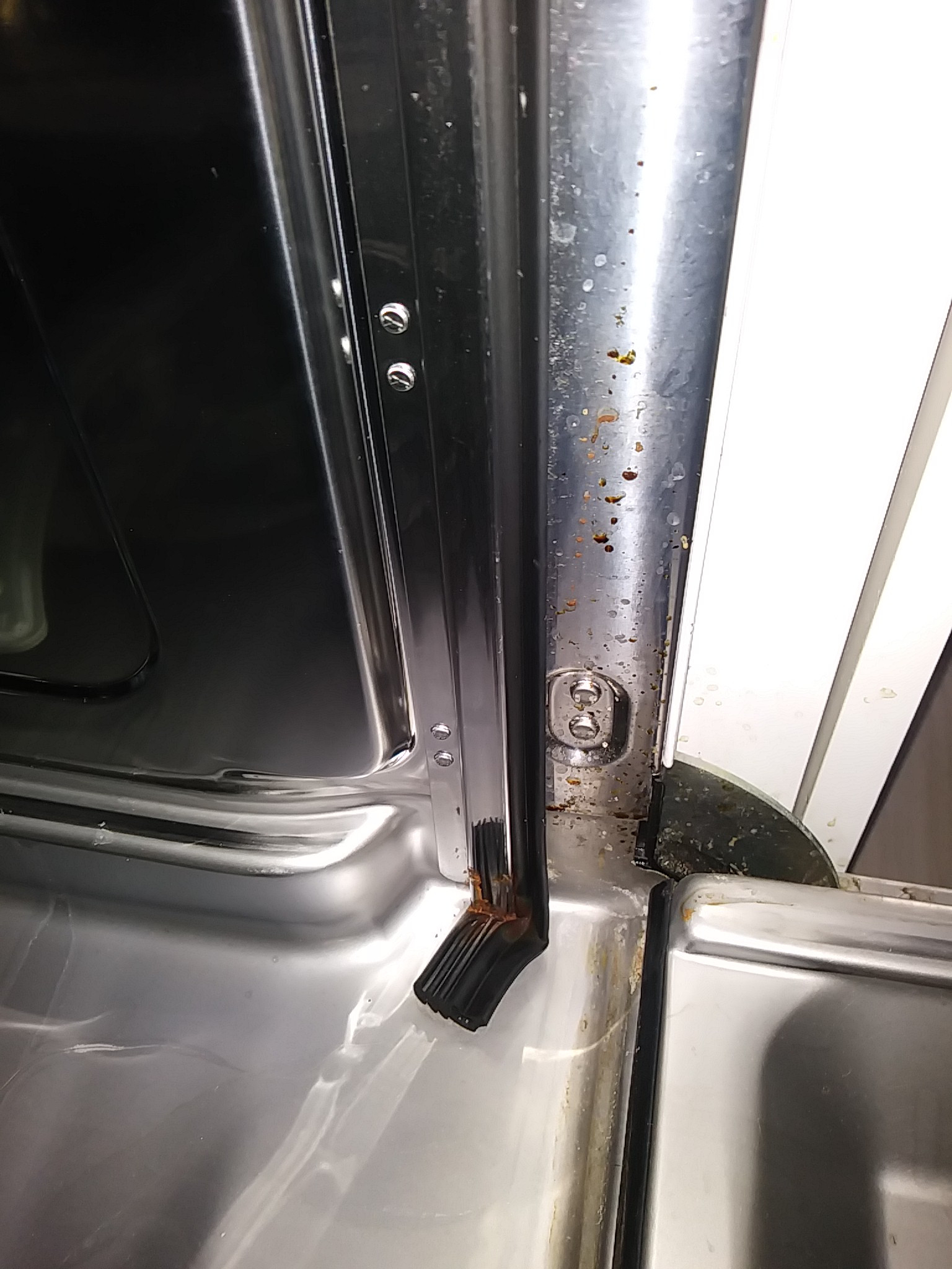 Rust spots on cutlery causes and solutions when washing in the dishwasher