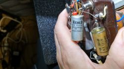 Naprawa pastucha Widonia - identyfikacja nieznanego elementu z oderwanym drucikiem