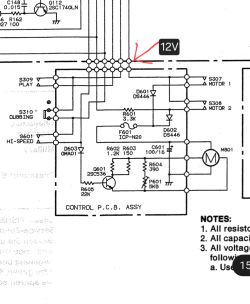 Fragment schematu elektronicznego z zaznaczonym punktem 12V i elementami PCB sterowania