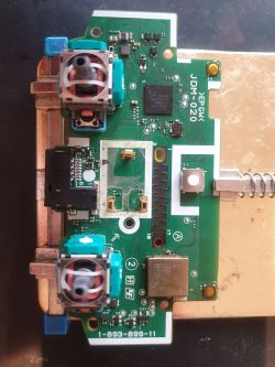 Dualshock 4 PS4 - Zawiesza się tylko na konsoli, sprawne na komputerze i innych konsolach