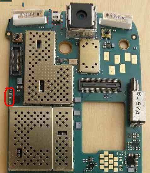 Nokia E66 - brakujące elementy na płycie głównej po zalaniu, klawisze nie działają